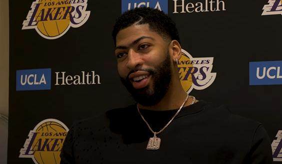 半岛体育-浓眉哥以身作则带队重拾防守 湖人均衡到令人窒息